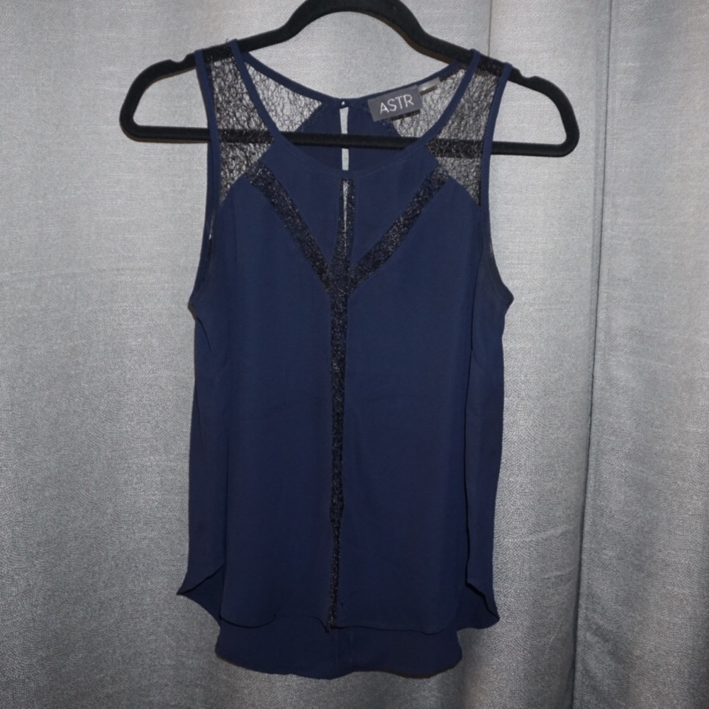 ASTR navy and black lace tank top blouse